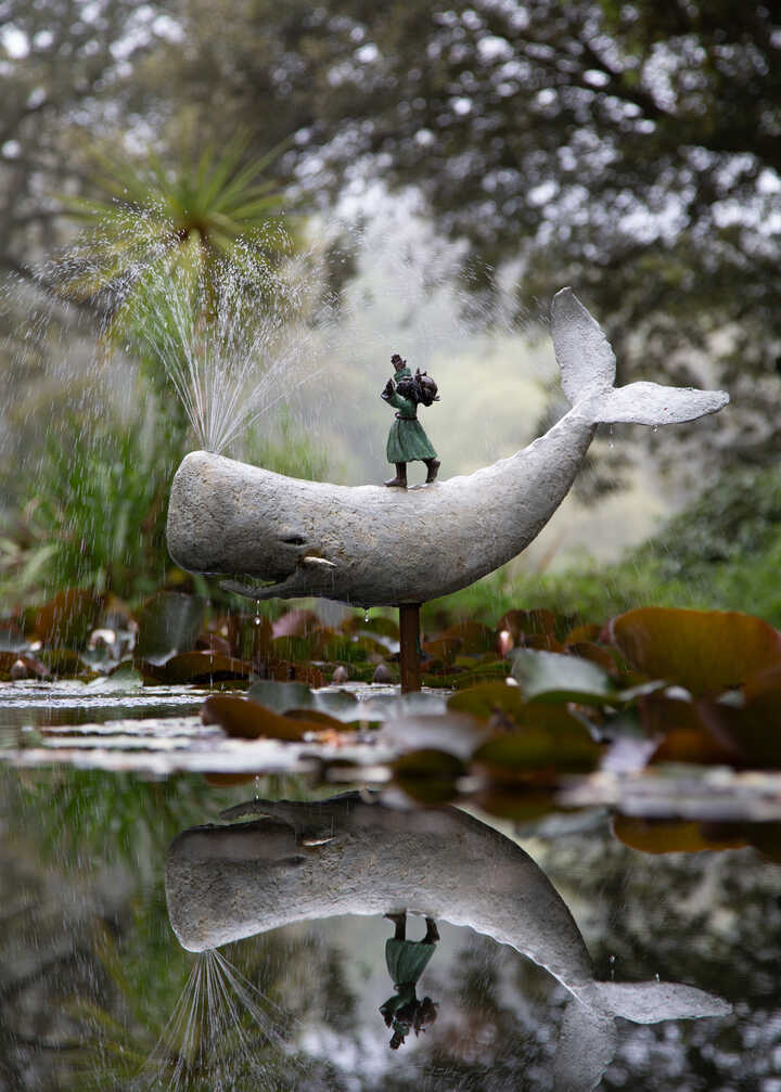 barefoot king and whale water feature