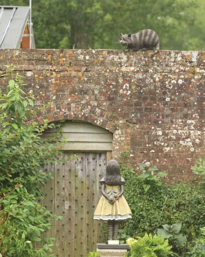 alice sculputre and cheshire cat at Forde Abbey